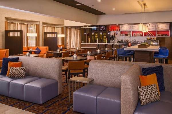 Courtyard by Marriott Richmond West image 3