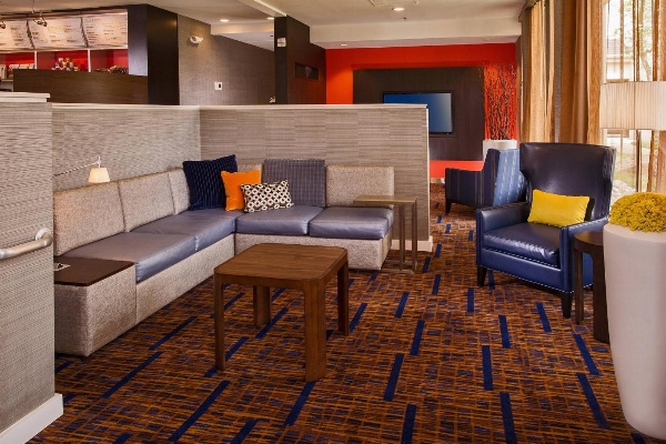 Courtyard by Marriott Richmond West image 4