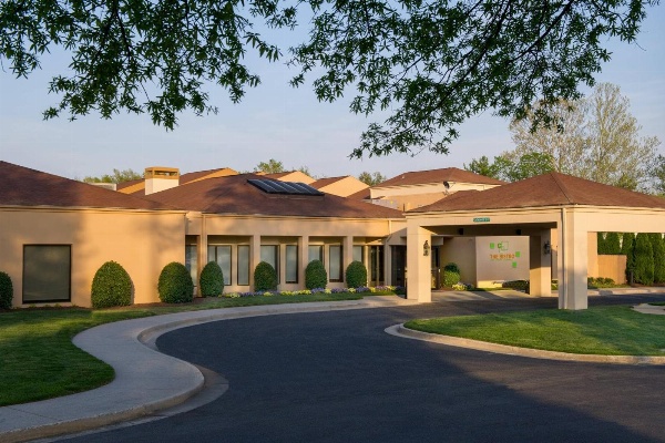 Courtyard by Marriott Richmond West image 5