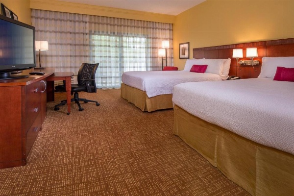 Courtyard by Marriott Richmond West image 9